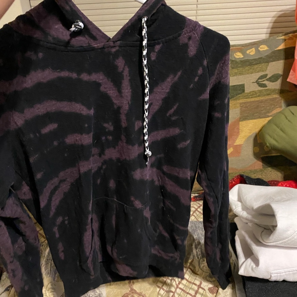 Zine hoodie small